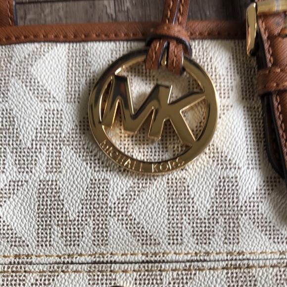 Michael Michael Kors Logo Print Shoulder Bag Creme and Brown - Picture 4 of 13